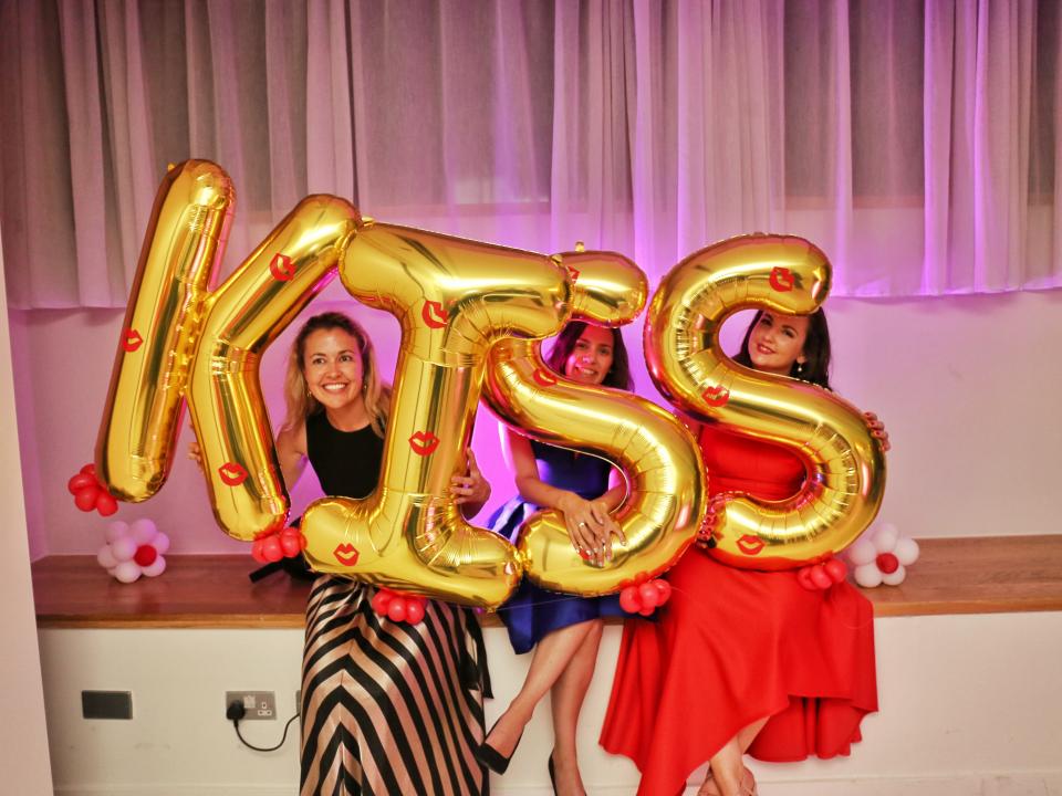 Kiss Balloon